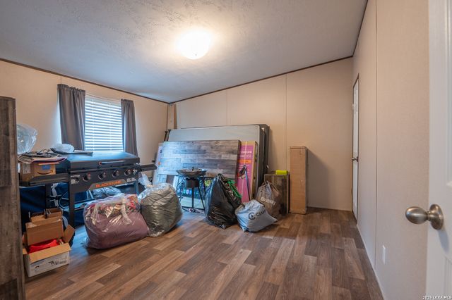 213 Oak View, La Vernia, TX 78121