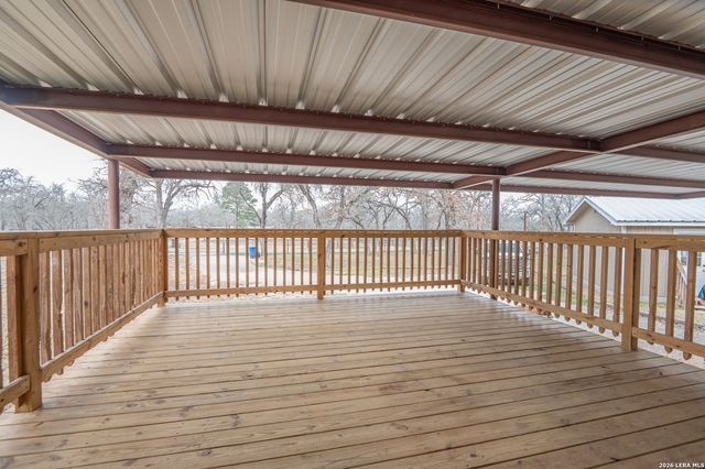 213 Oak View, La Vernia, TX 78121