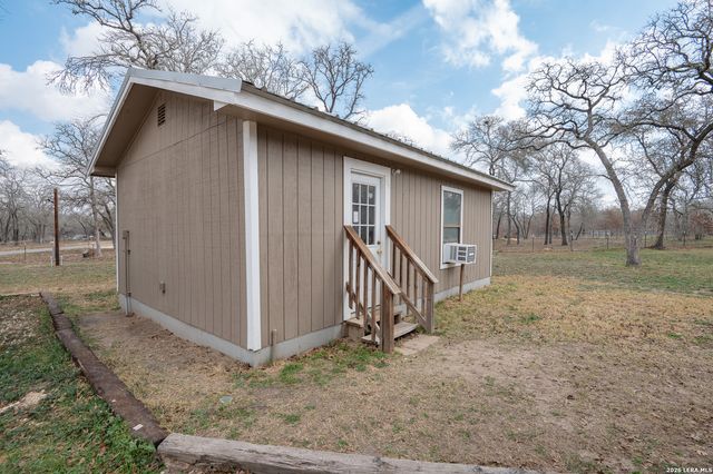 213 Oak View, La Vernia, TX 78121