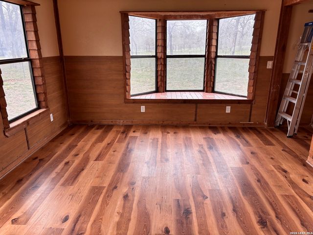 213 Oak View, La Vernia, TX 78121