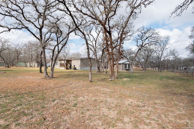 213 Oak View, La Vernia, TX 78121