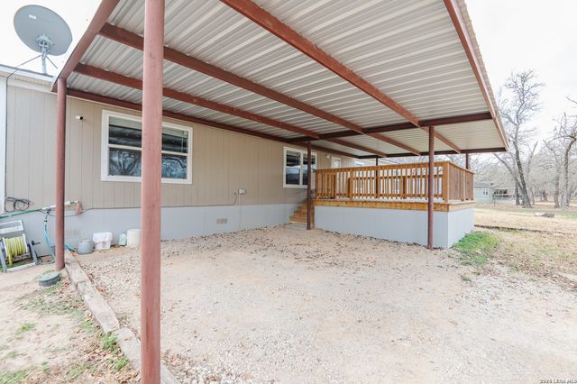 213 Oak View, La Vernia, TX 78121