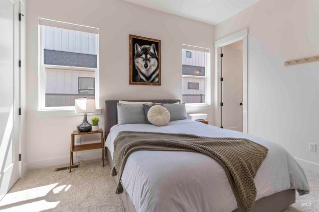 125 S Eagles Roost Way, Eagle, ID 83616