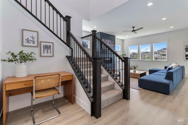 125 S Eagles Roost Way, Eagle, ID 83616