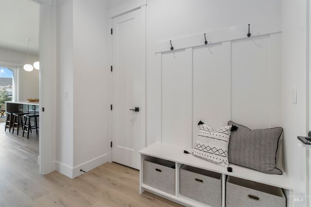 125 S Eagles Roost Way, Eagle, ID 83616