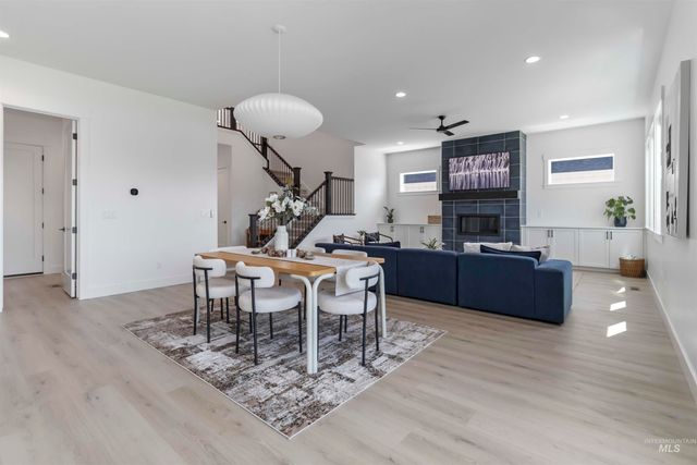 125 S Eagles Roost Way, Eagle, ID 83616