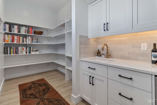 125 S Eagles Roost Way, Eagle, ID 83616