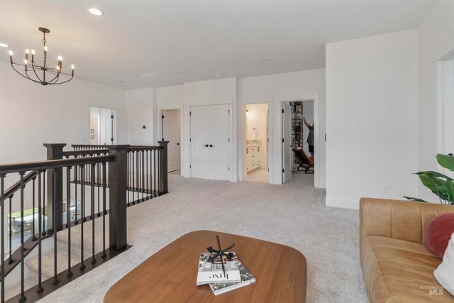 125 S Eagles Roost Way, Eagle, ID 83616