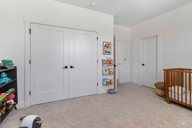 125 S Eagles Roost Way, Eagle, ID 83616