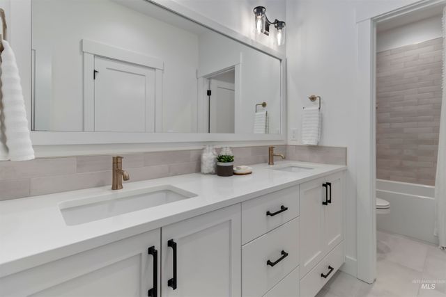 125 S Eagles Roost Way, Eagle, ID 83616