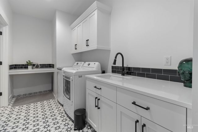 125 S Eagles Roost Way, Eagle, ID 83616