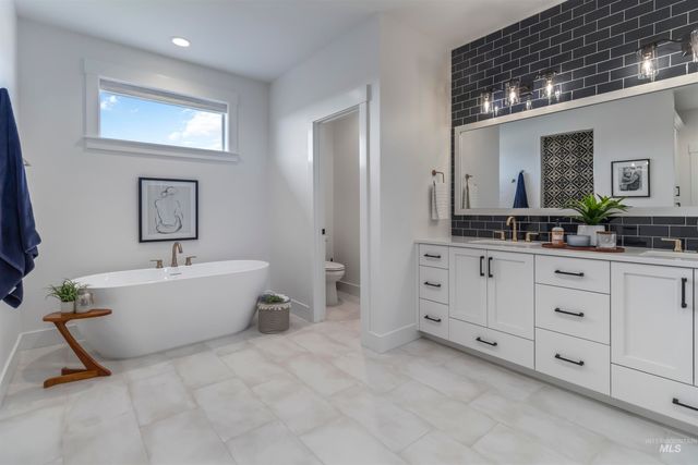 125 S Eagles Roost Way, Eagle, ID 83616