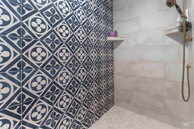 125 S Eagles Roost Way, Eagle, ID 83616