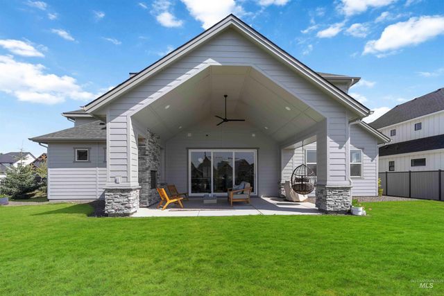 125 S Eagles Roost Way, Eagle, ID 83616