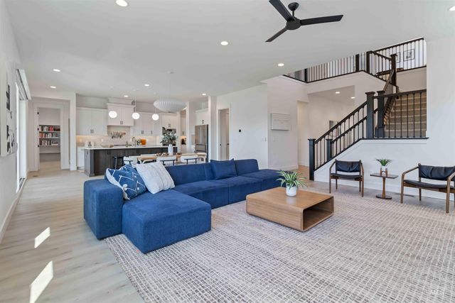 125 S Eagles Roost Way, Eagle, ID 83616