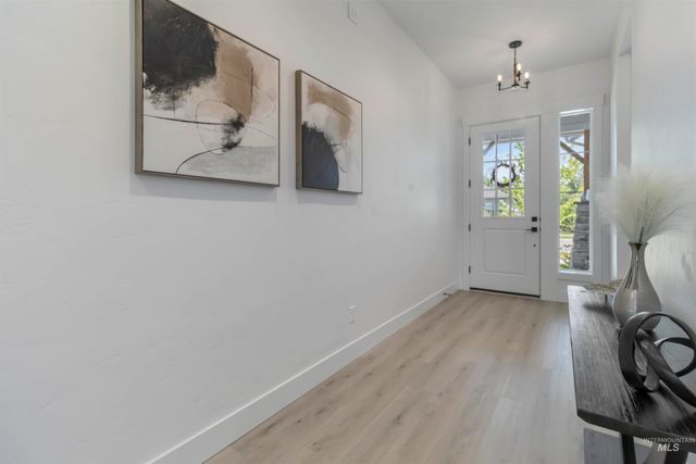 125 S Eagles Roost Way, Eagle, ID 83616