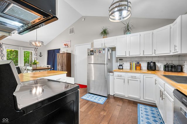 6933 Grey Wolf Drive, Nineveh, IN 46164