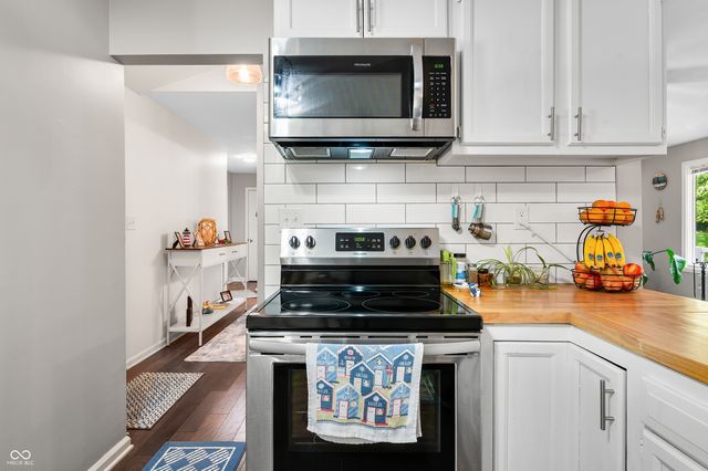 6933 Grey Wolf Drive, Nineveh, IN 46164