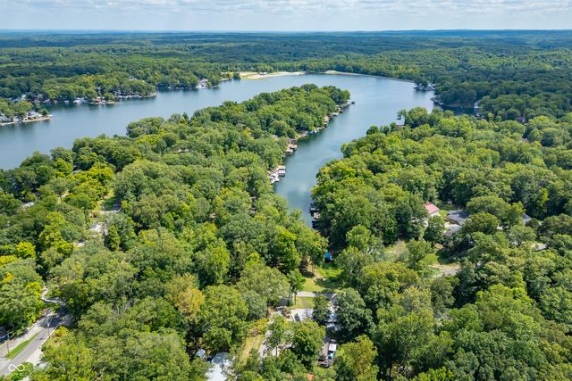 6933 Grey Wolf Drive, Nineveh, IN 46164