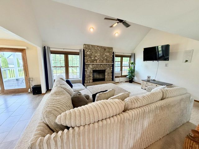 W146N10907 Heritage PARKWAY, Germantown, WI 53022