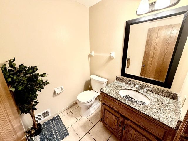 W146N10907 Heritage PARKWAY, Germantown, WI 53022