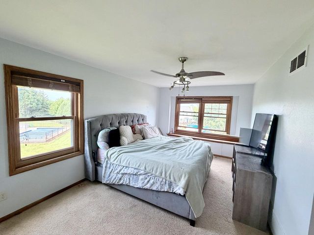 W146N10907 Heritage PARKWAY, Germantown, WI 53022