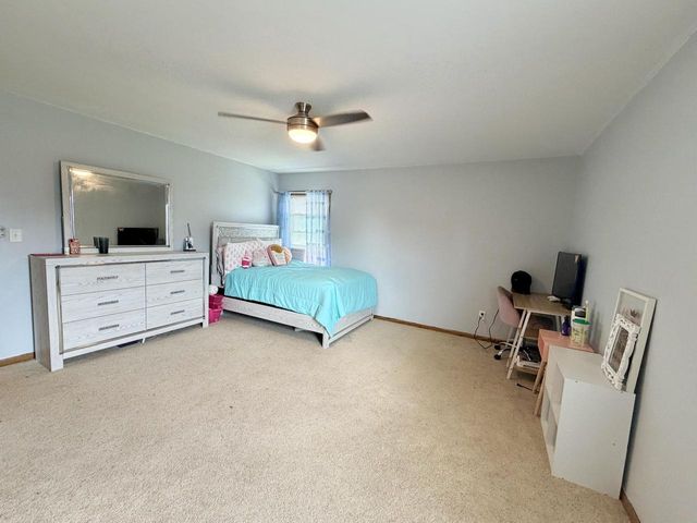 W146N10907 Heritage PARKWAY, Germantown, WI 53022