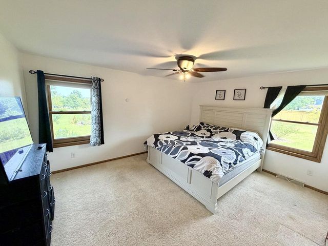 W146N10907 Heritage PARKWAY, Germantown, WI 53022