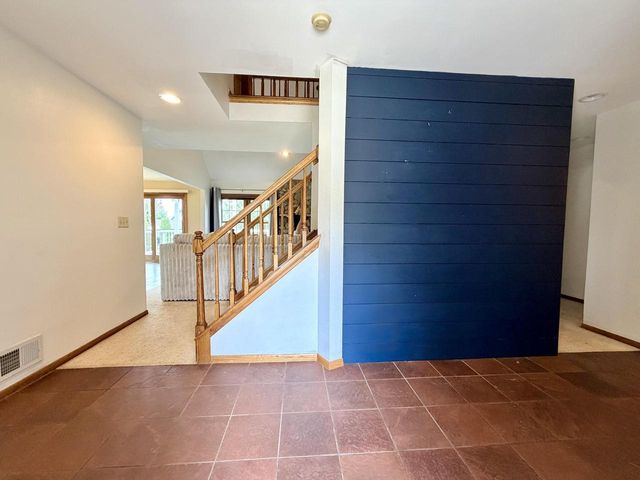 W146N10907 Heritage PARKWAY, Germantown, WI 53022