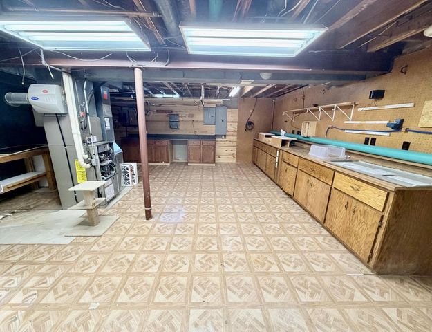 W146N10907 Heritage PARKWAY, Germantown, WI 53022