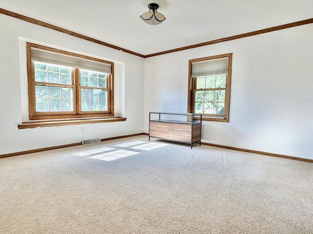 W146N10907 Heritage PARKWAY, Germantown, WI 53022