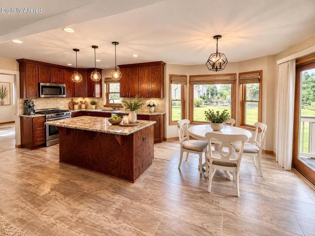 W146N10907 Heritage PARKWAY, Germantown, WI 53022