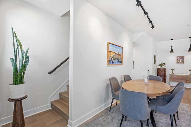 2854 Avella, San Diego, CA 92108