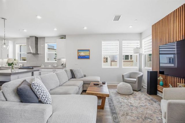 2854 Avella, San Diego, CA 92108