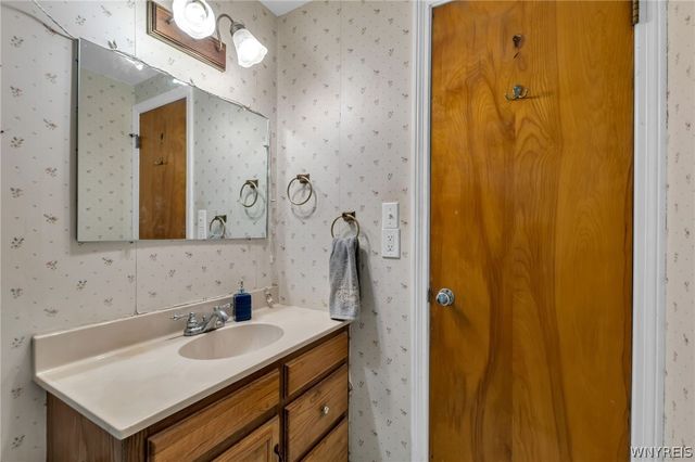 8 Murray, Tonawanda, NY 14150