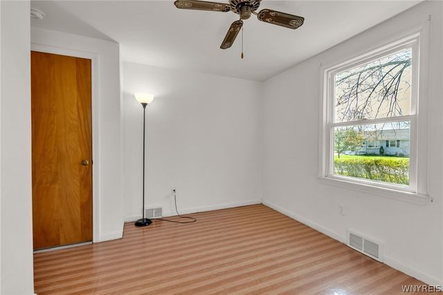 8 Murray, Tonawanda, NY 14150