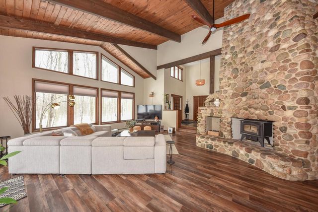 4380 County Road Y, Saukville, WI 53080