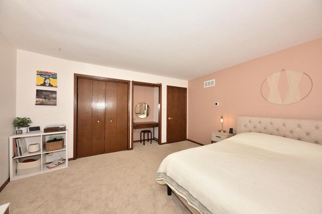 4380 County Road Y, Saukville, WI 53080