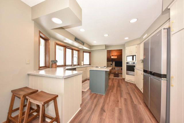 4380 County Road Y, Saukville, WI 53080