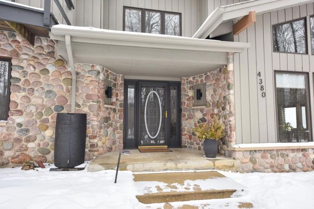 4380 County Road Y, Saukville, WI 53080