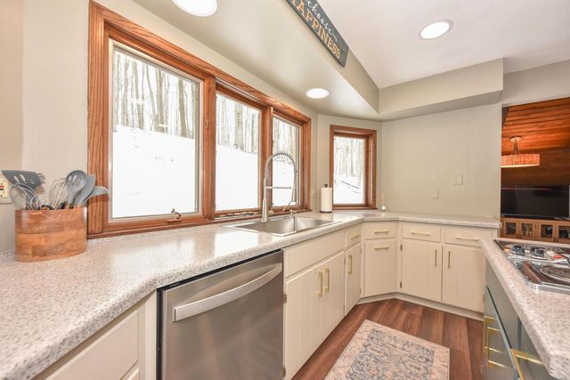 4380 County Road Y, Saukville, WI 53080