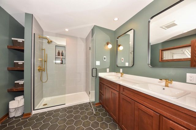 4380 County Road Y, Saukville, WI 53080