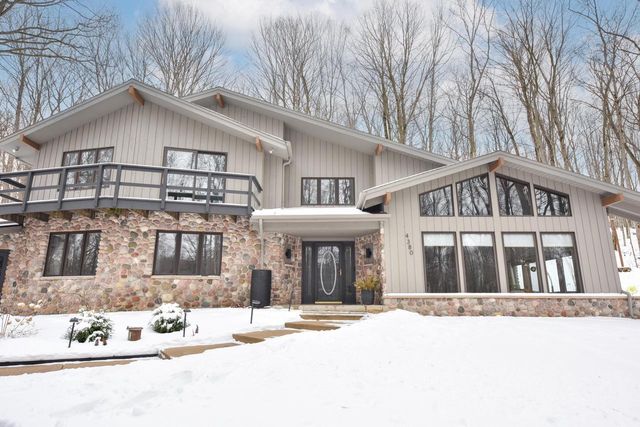 4380 County Road Y, Saukville, WI 53080