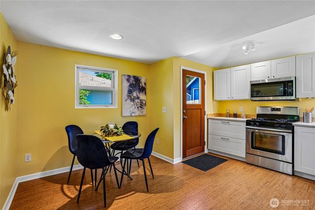 9250 14th Avenue SW, Seattle, WA 98106