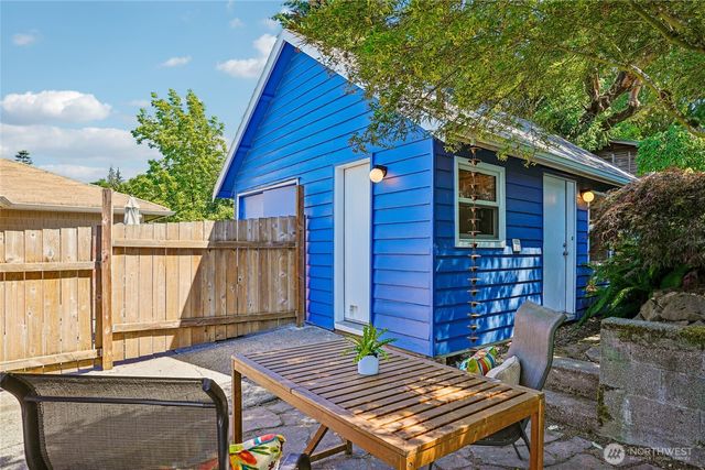 9250 14th Avenue SW, Seattle, WA 98106