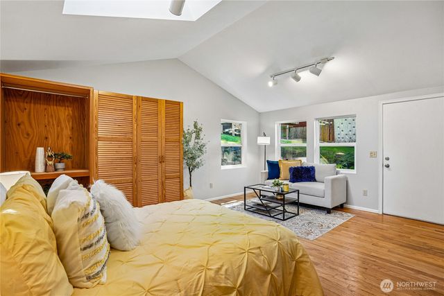 9250 14th Avenue SW, Seattle, WA 98106