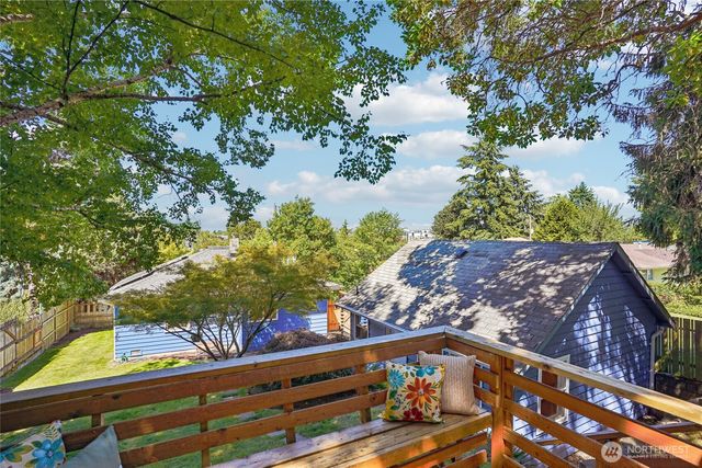 9250 14th Avenue SW, Seattle, WA 98106