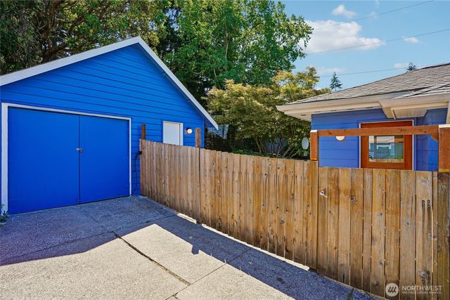 9250 14th Avenue SW, Seattle, WA 98106