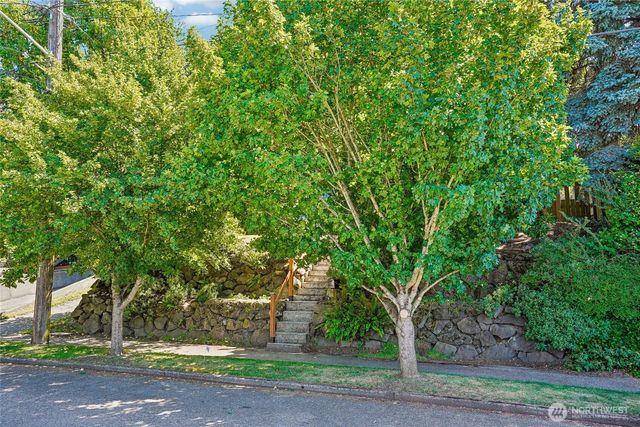 9250 14th Avenue SW, Seattle, WA 98106