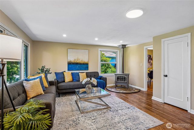 9250 14th Avenue SW, Seattle, WA 98106